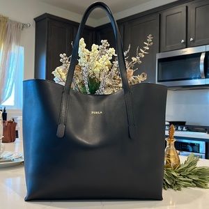 FURLA Black Leather 2 Piece Tote Shoulder Bag w/Removable Zip Pouch